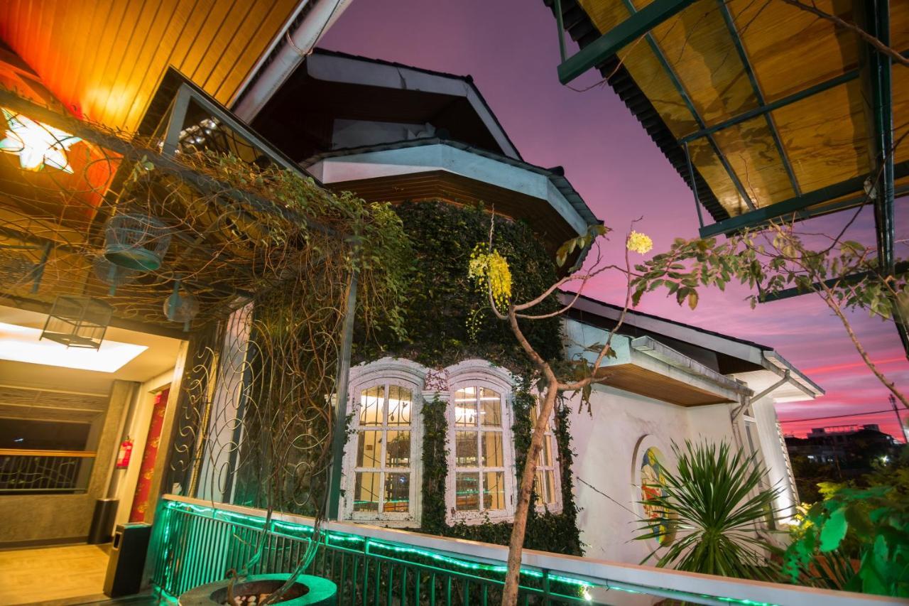 Oxville Hotel Padang  Exteriér fotografie